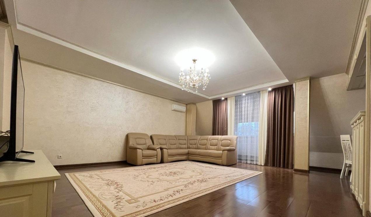 Cathedral Park And Pedestrian Zone Ultracentral Cozy Apartment In Kisinyov Kültér fotó