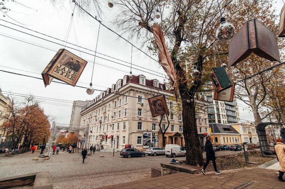 Cathedral Park And Pedestrian Zone Ultracentral Cozy Apartment In Kisinyov Kültér fotó